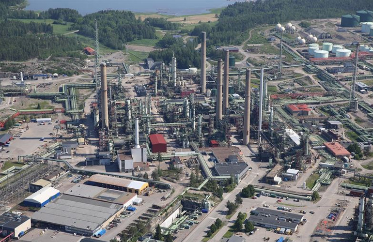 Neste invests in Finnish liquefied plastic waste